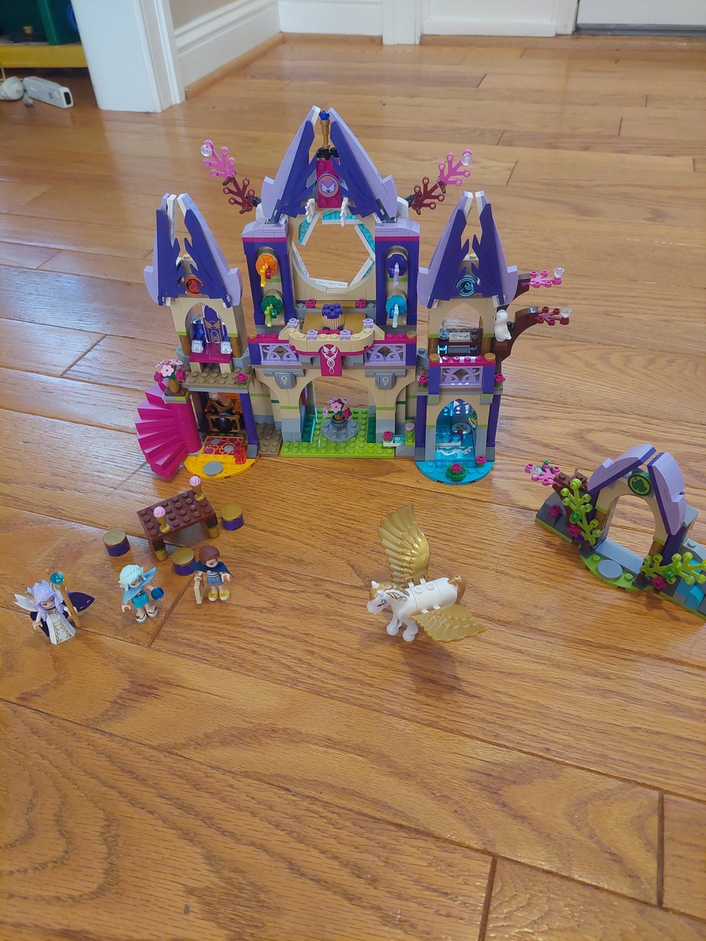 LEGO Elves Skyra's Mysterious Sky Castle